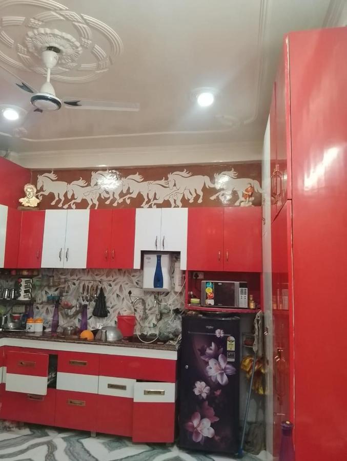 Aparna Niwas Home Stay Family Friendly Benares Buitenkant foto