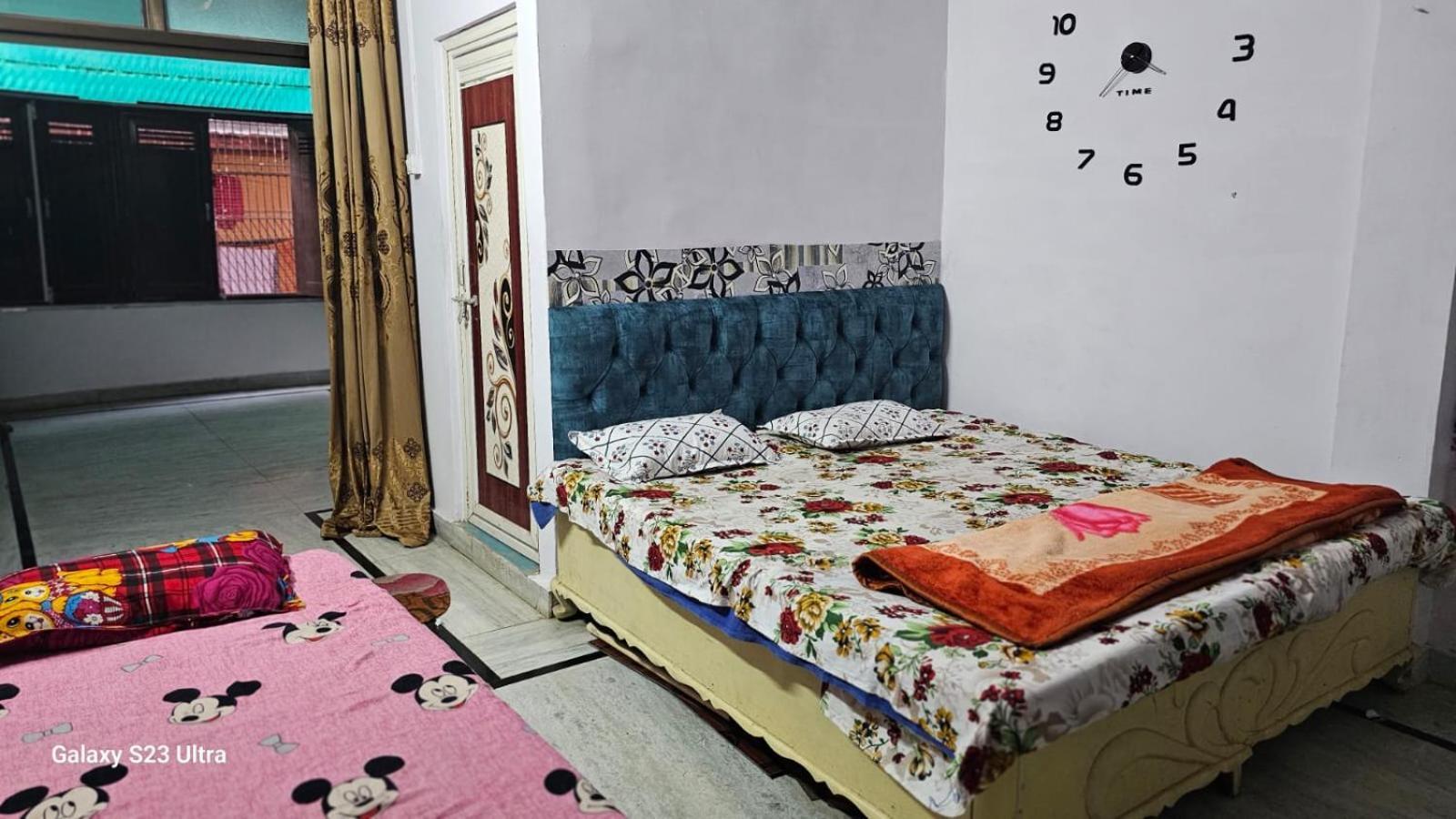 Aparna Niwas Home Stay Family Friendly Benares Buitenkant foto