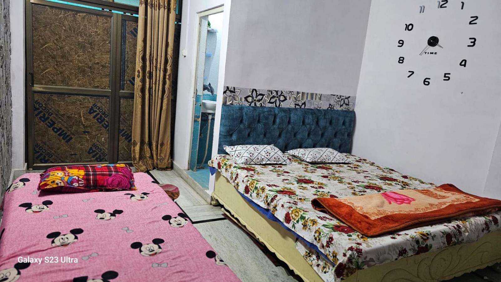 Aparna Niwas Home Stay Family Friendly Benares Buitenkant foto